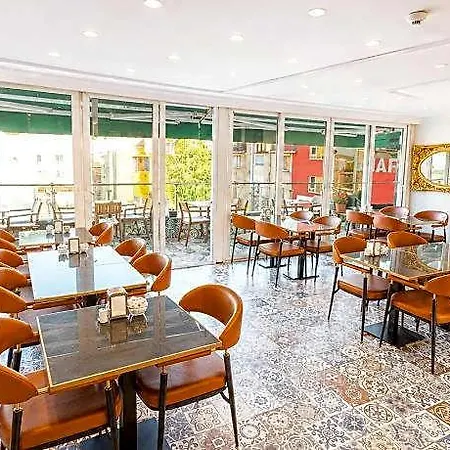 Hotel Crowned Boutique 2*