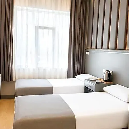 Hotel Crowned Boutique 2*