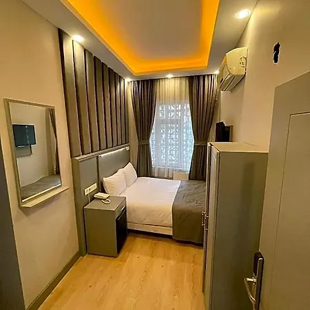 Hotel Crowned Boutique