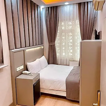 Hotel Crowned Boutique
