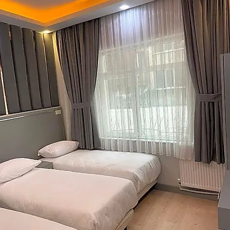 Hotel Crowned Boutique 2*