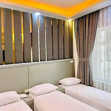 Crowned Boutique Hotel