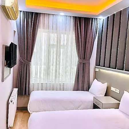 Crowned Boutique Hotel