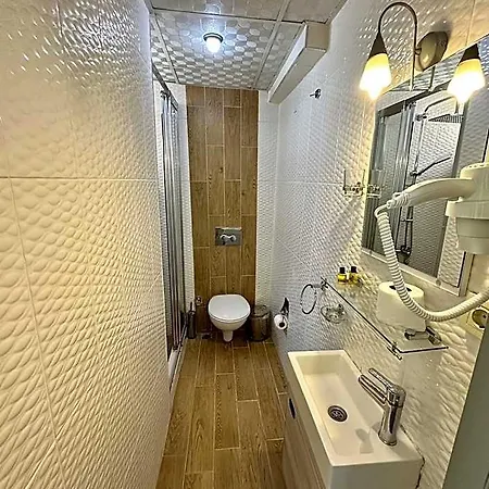 Hotel Crowned Boutique